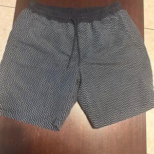 Uniqlo Men's Swim Shorts - Black and White